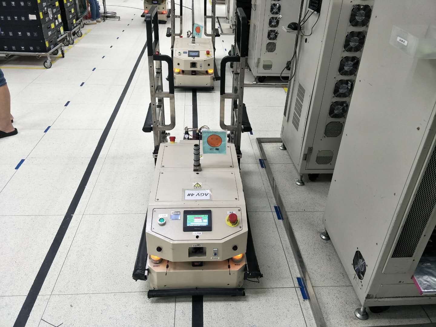 仓储式AGV 仓储式AGV